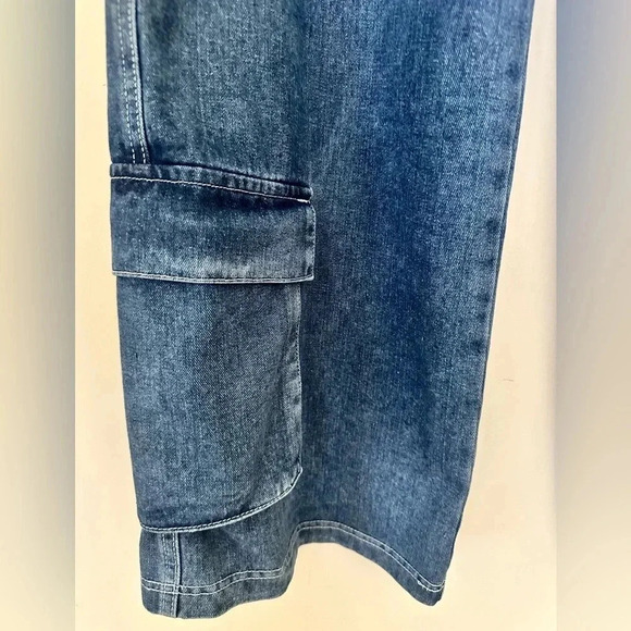 Forever 21 Wide Leg Cargo Jeans - NWT - Picture 2 of 5